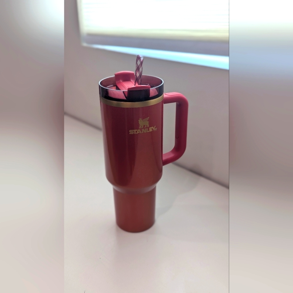 Brand New Stanley Scarlet Tinsel 40oz